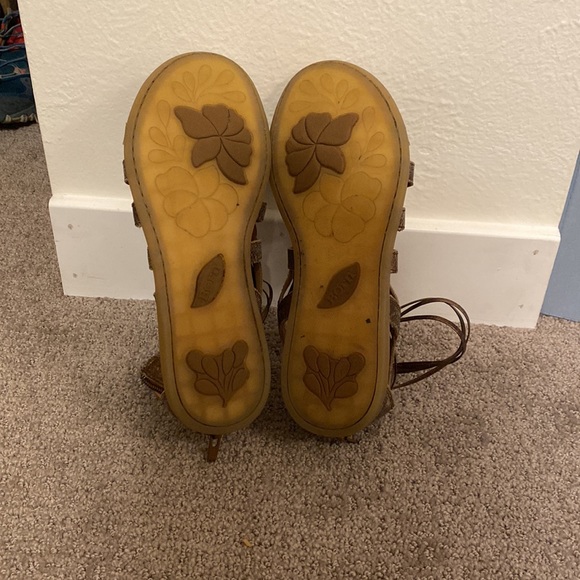 Born Sandles - Picture 5 of 5